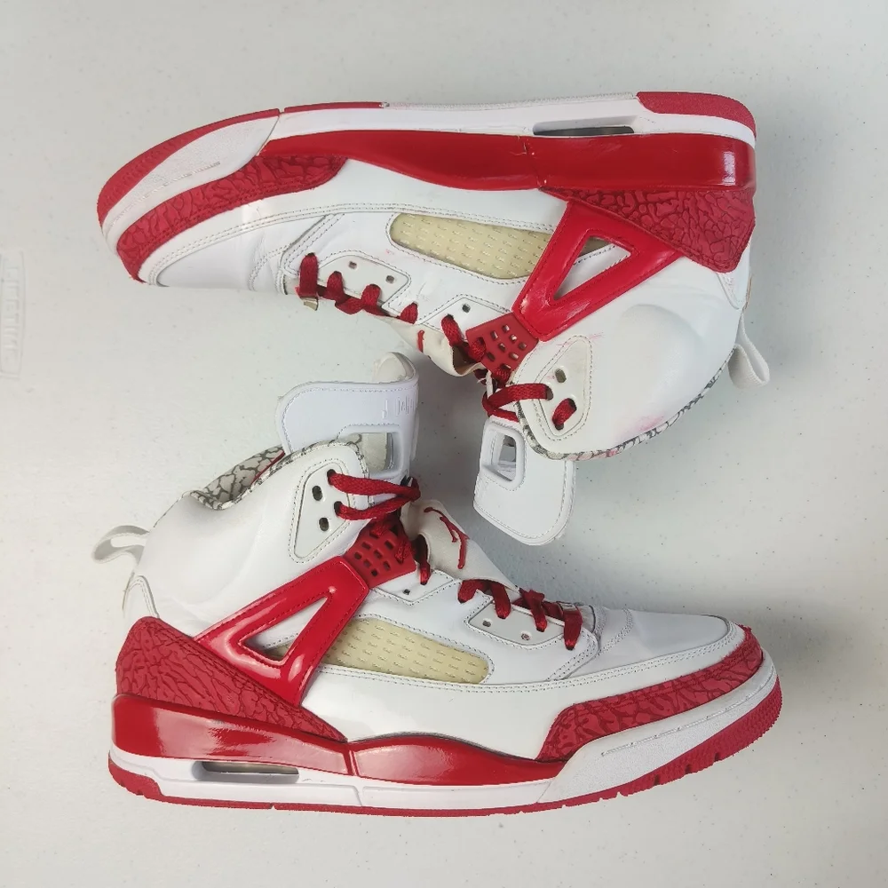 Jordan NikeID Men's Retro Sneakers 2012 Style 532513-993 Size 13 White/Red Snake